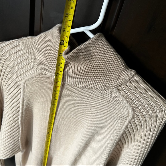 Club Monaco camel sweater dress - Picture 6 of 10